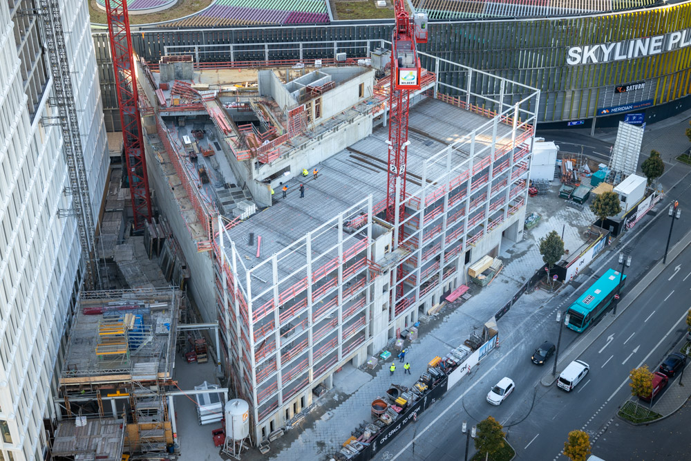 ONE FOR YOUR BICYCLE – First construction phase for the ONE parking garage completed